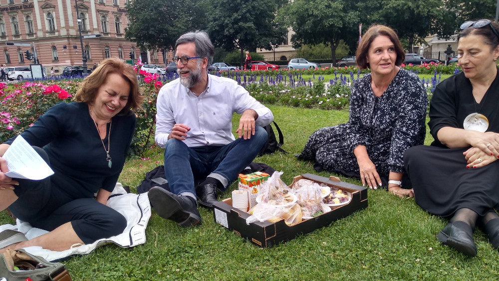 Medenica: Mi smo pozorište i novinari - takoreći putujući cirkus 1