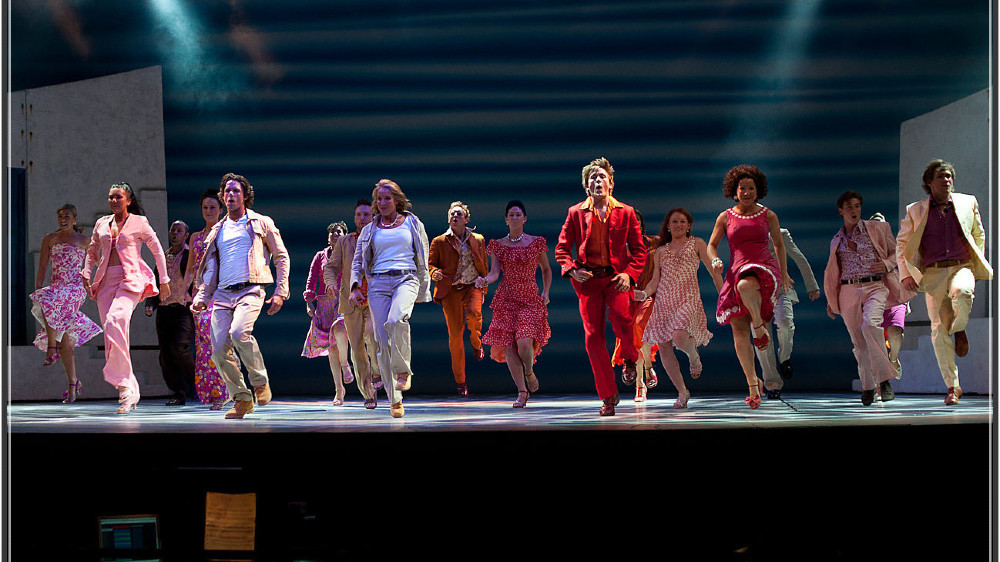 Ne možemo da držimo distancu na sceni 1