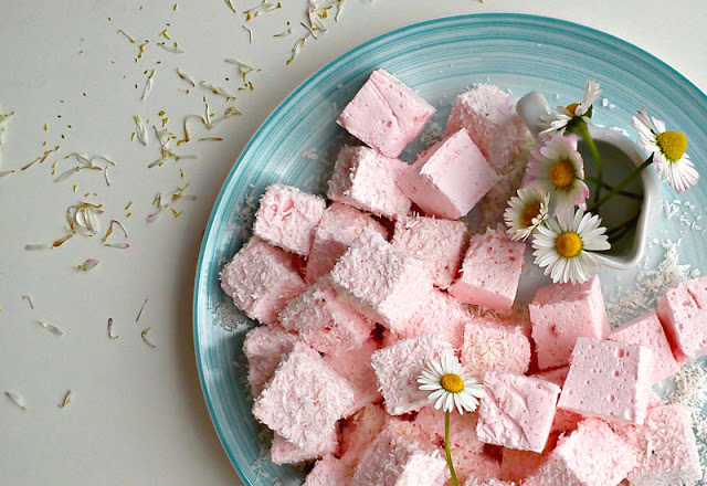 Recept nedelje: Penaste bombone sa jagodama (marshmallow) 2