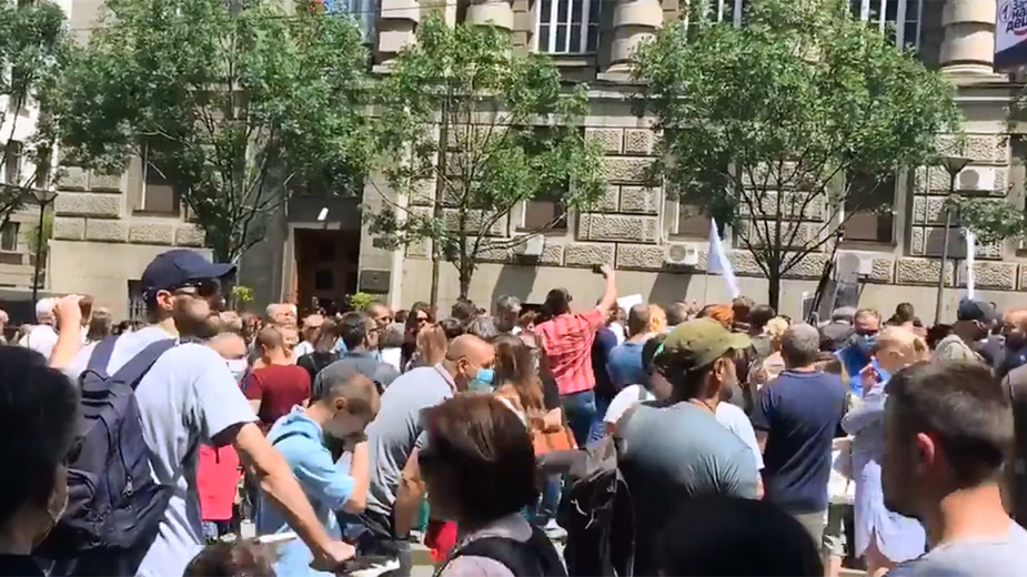 Protest ispred Vlade pristalica Pokreta "Odbranimo reke Stare planine" (VIDEO) 1