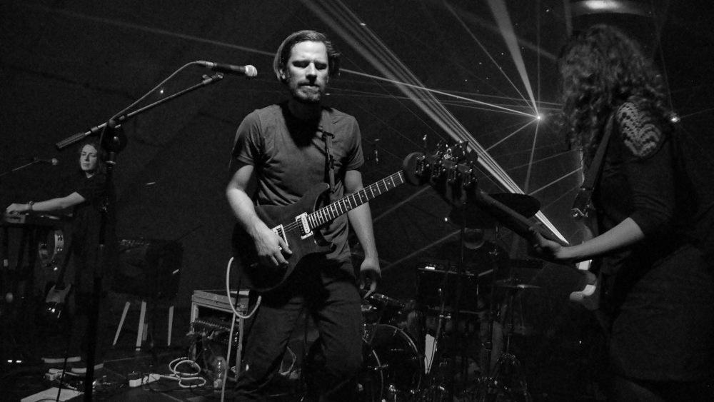 Mikstejp za post-karantin: Plejlistu pravi bend KOIKOI 1