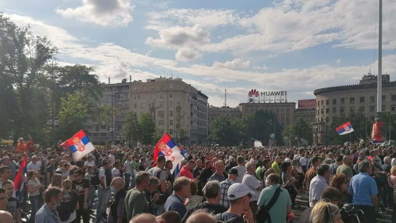 Grupa građana provela noć ispred Narodne skupštine 1