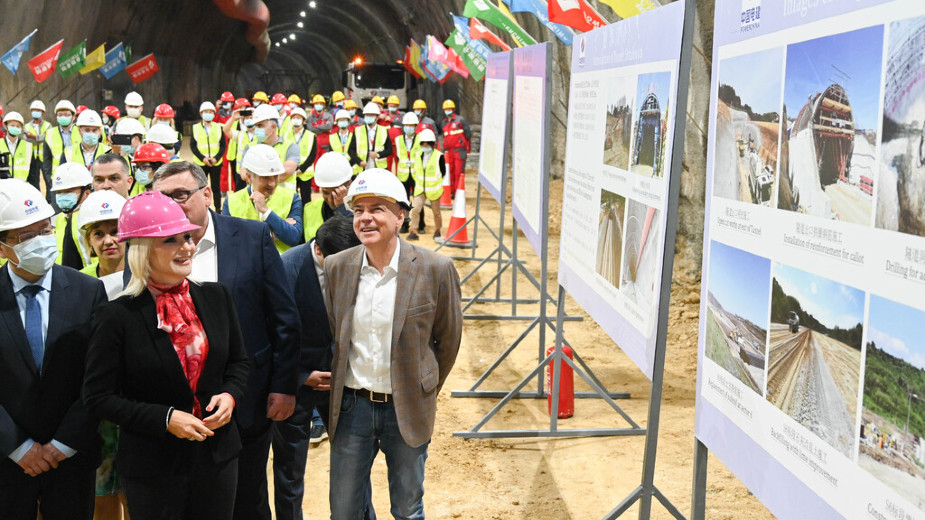 Probijen tunel Straževica na obilaznici oko Beograda, ministarka obećala završetak 2021. 1