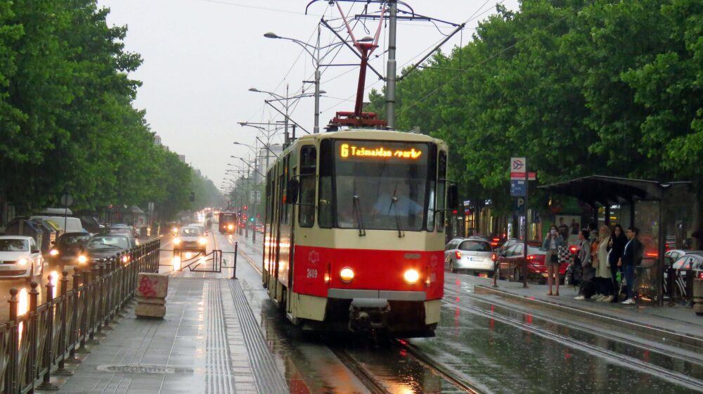 Tramvaj iskočio iz šina kod Pravnog fakulteta, nema povređenih 1