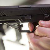 Američki sud proglasio da Ustav štiti pravo pojedinca na nošenje pištolja u javnosti radi samoodbrane 9