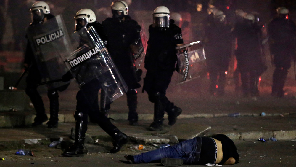 Zašto pomoćnik direktora policije hapsi demonstrante? 1