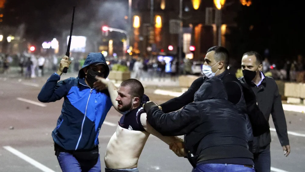 Strani mediji o protestima u Srbiji: Haotični sukobi na ulicama 3