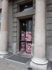 Studenti ofarbali glavna vrata Filološkog fakulteta u pink (FOTO) 3