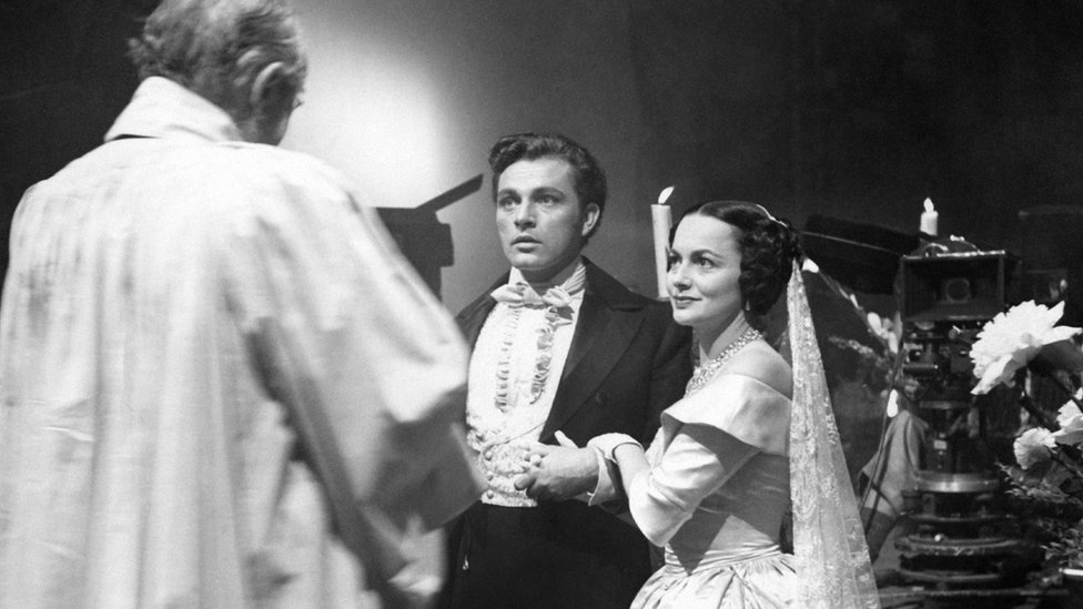 Holivud: Ko je bila Olivija de Hevilend, poslednja zvezda Zlatnog doba filmske industrije 3 Olivija de Hevilend i Ričard Barton