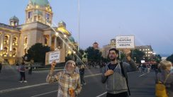Šesti protest u Beogradu bez incidenata, uz učešće oko 1.000 ljudi (FOTO/VIDEO) 27