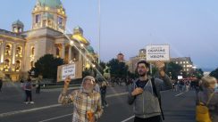 Šesti protest u Beogradu bez incidenata, uz učešće oko 1.000 ljudi (FOTO/VIDEO) 27
