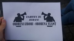 Šesti protest u Beogradu bez incidenata, uz učešće oko 1.000 ljudi (FOTO/VIDEO) 31