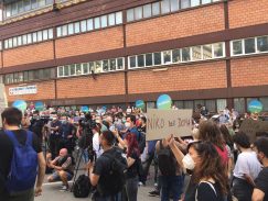 Protest ispred CZ-a održan drugi dan zaredom (FOTO, VIDEO) 6