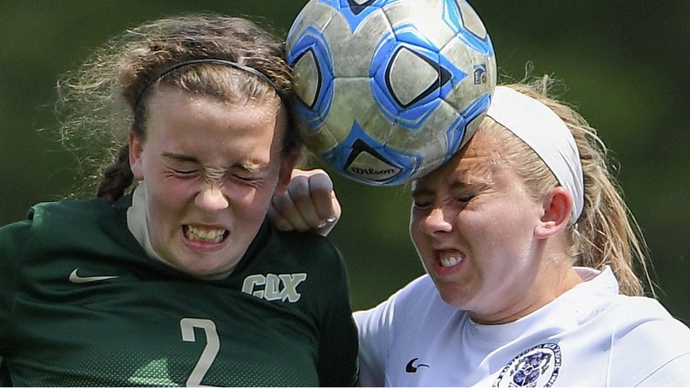 Fudbal i pravila: Odluka koja bi zauvek mogla da promeni najpopularniji sport 2 Heading