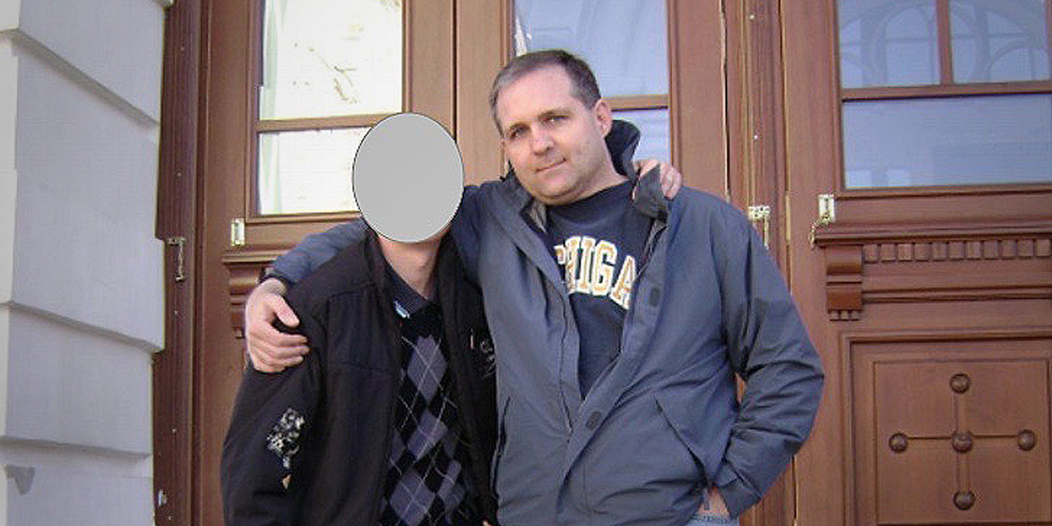 Pol Velan: Neobični slučaj bivšeg marinca osuđenog za špijunažu u Rusiji 16 Pol Velan na fotografiji sa prijateljem