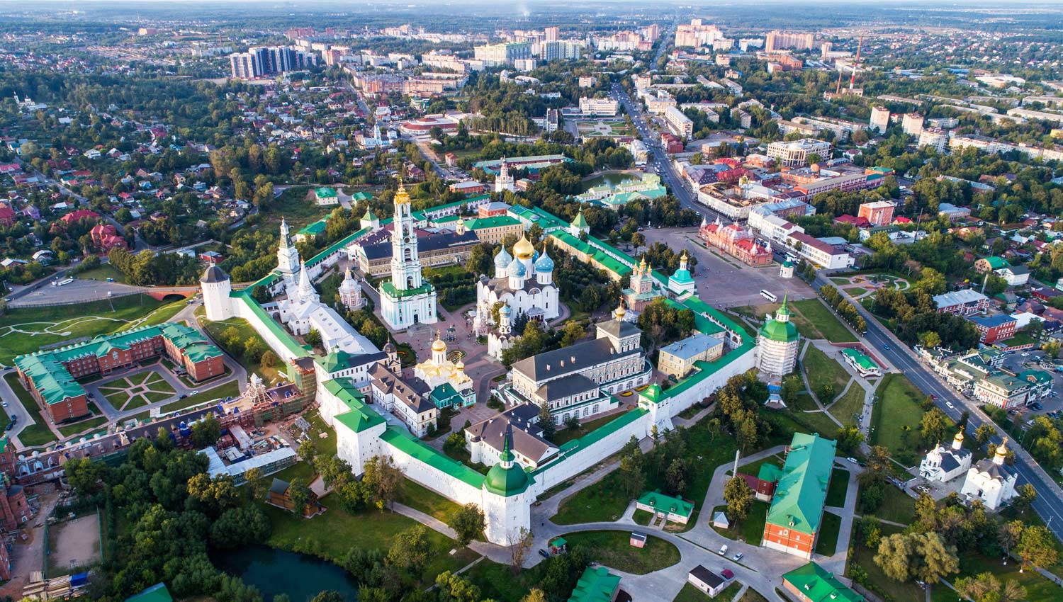 Grad Sergijev Posad je dom duhovnog centra Ruske pravoslavne crkve - Lavra svetog Trojstva i Sergija