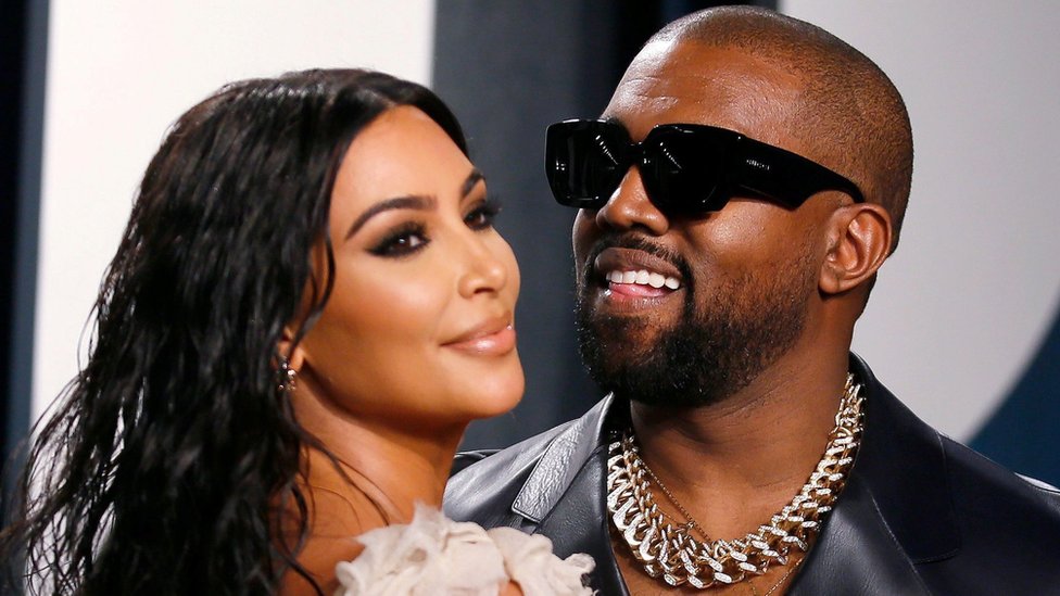 Kanje Vest ne odustaje: Kandidovaću se za predsednika Amerike 1 Kim Kardashian and Kanye West attend the Vanity Fair Oscar party in Beverly Hills during the 92nd Academy Awards, in Los Angeles, California, U.S., February 9, 2020