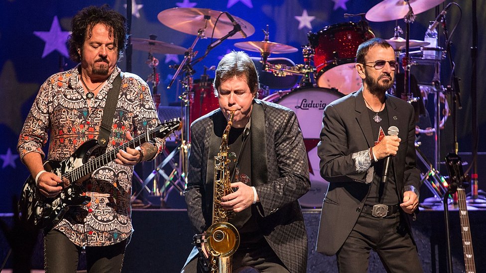 Ringo Star napunio 80 godina, pravi onlajn svirku: „I dalje širimo mir i ljubav" 3 All-Starr band