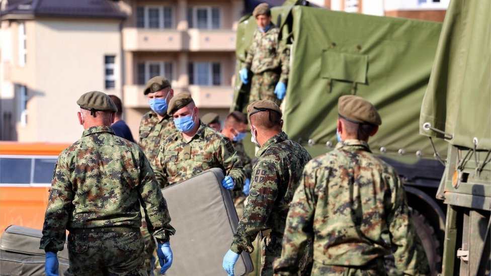 Korona virus: Još šest žrtava u Srbiji, Crna Gora uvodi karantin za sve koji dolaze iz Srbije 1 Soldiers prep a filed hospital in Novi Pazar