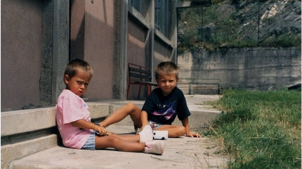 Irvin Mujić sa bratom