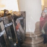 Protesti, suzavac, kamenice i konjica u Beogradu: Policija tvrdi - nije bilo prekomerne upotrebe sile, više od 60 povređenih 5