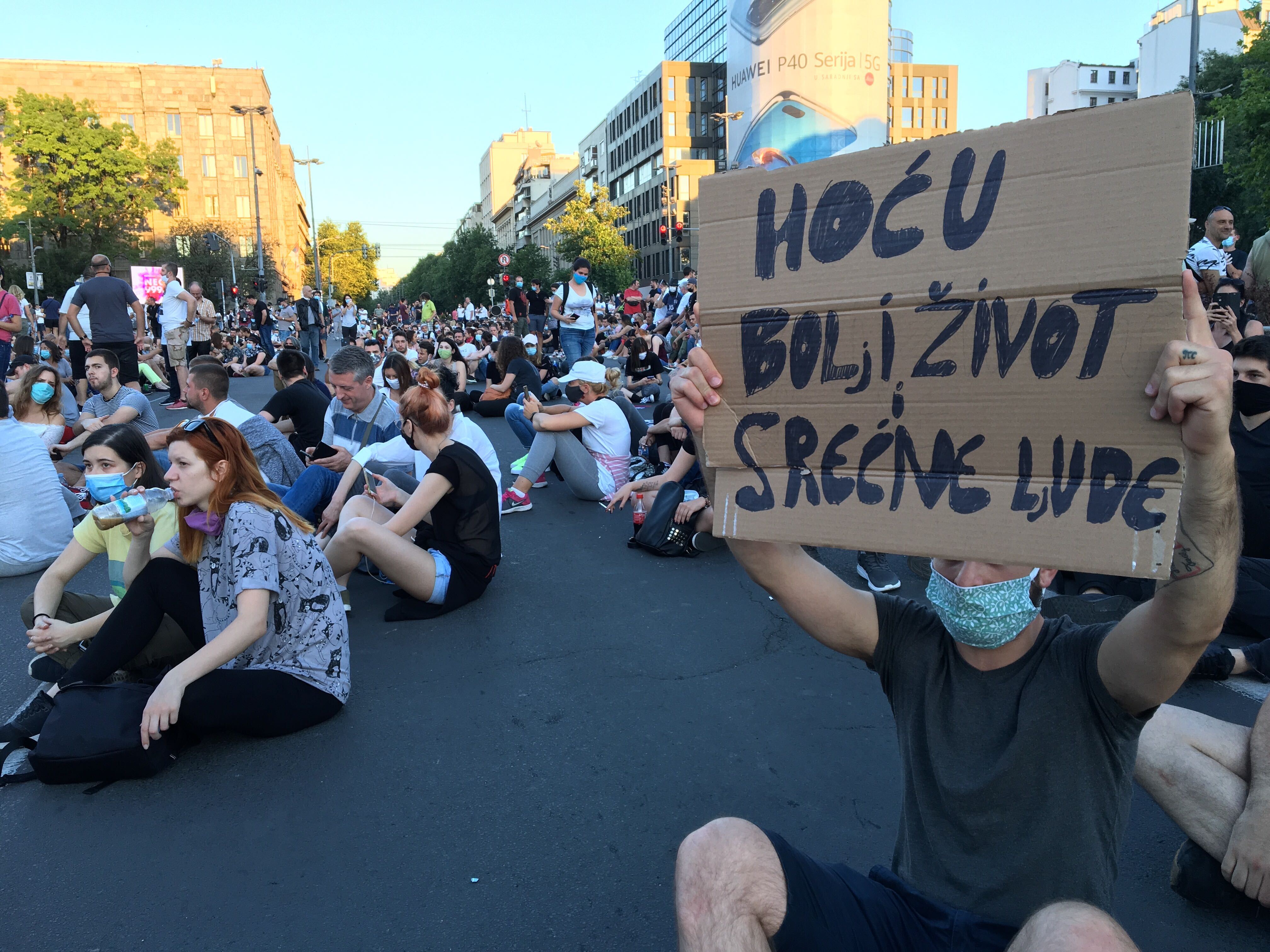 Protesti u Beogradu: „Nije ovo zbog novih mera - to je kap koja je prelila čašu, ali ne može da se živi ovako" 8 Protest