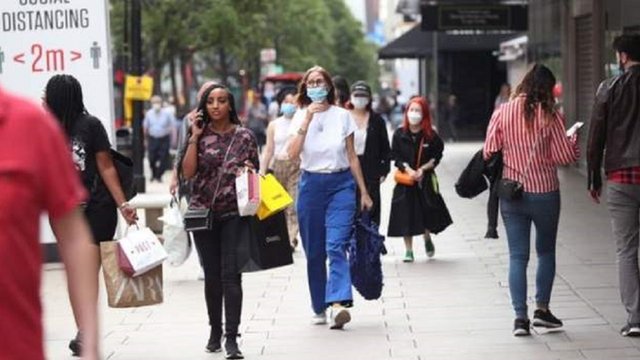 Korona virus: U Srbiji preminulo još 10 ljudi, u Indiji 49.000 novozaraženih u jednom danu 2 maske