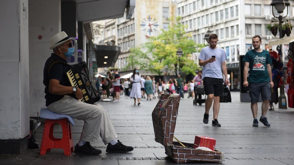 Korona virus: U Srbiji 372 novoobolelih, mladi su mogući krivci za nove pikove u Evropi, upozorava SZO 5 korona virus beograd
