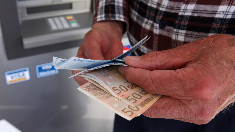 Najniža minimalna plata na Kosovu 130 evra, a za starije od 35 godina 170 evra 1