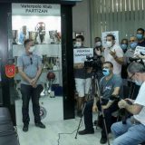 Ko i zašto čuva leđa Rakasovoj? 15