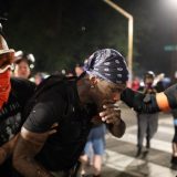 "Robokapi" među demonstrantima 8