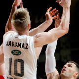 Zvezda kolo vodi, Partizan i Budućnost prate 1