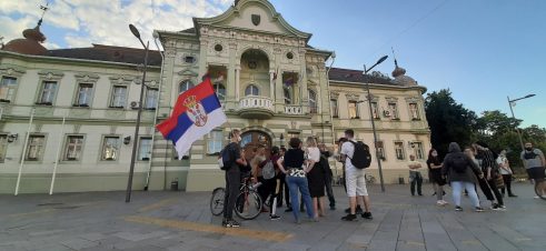 Protest Zrenjanin Večeras protestovali Zrenjaninci i Nišlije (FOTO/VIDEO) 4
