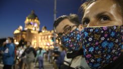 Policija potisnula demonstrante od Skupštine, ima povređenih na obe strane (FOTO/VIDEO) 15