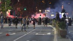 Policija rasterala demonstrante suzavcima i oklopnim vozilima iz centra Beograda (VIDEO, FOTO) 45