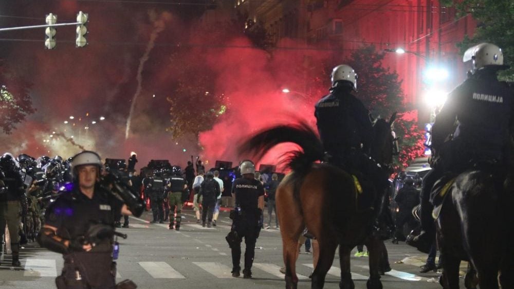 IPI izrazio ozbiljnu zabrinutost zbog raširenog nasilja nad reporterima tokom protesta u Srbiji 1