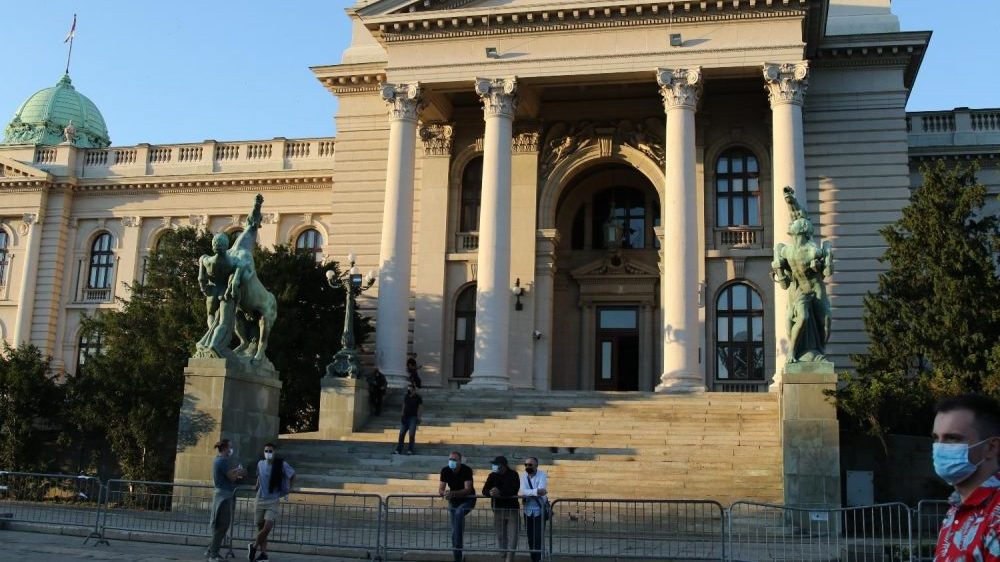 Nekoliko stotina ljudi na sedmom protestu ispred Skupštine 1