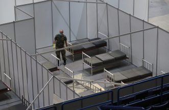 Privremene vojne bolnice, Privremena vojna bolnica. Štark Arena, Beogradska Arena, korona virus, vojska AP: Hitno otvaranje vojnih privremenih bolnica u Srbiji posledica naglog uklanjanja zabrana 7