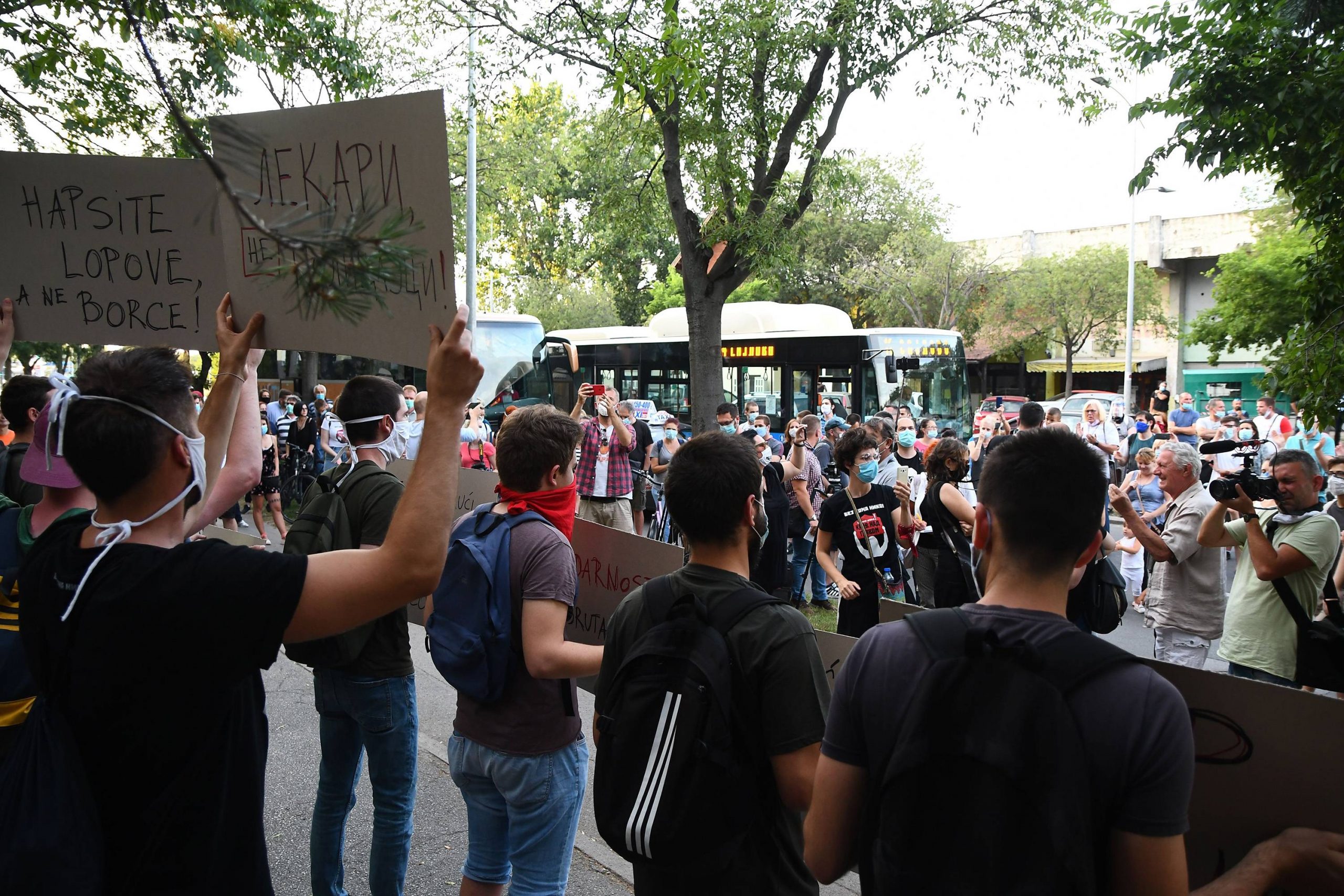 Zborovi Novog Sada pozvali na skup ispred Osnovnog suda 1