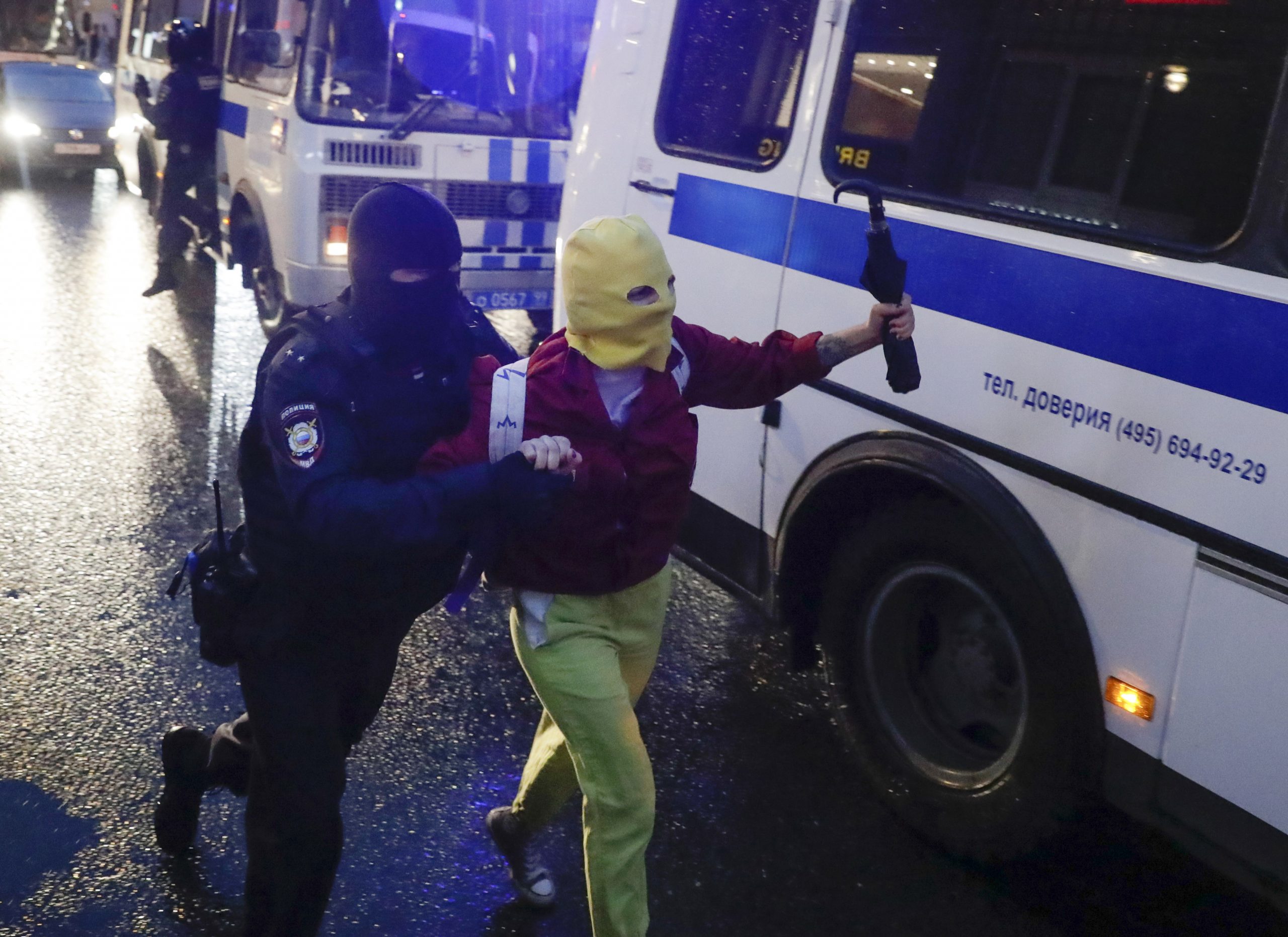 Ruska policija uhapsila više od 100 ljudi posle demonstracija u Moksvi (FOTO) 1
