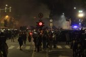 Policija rasterala demonstrante suzavcima i oklopnim vozilima iz centra Beograda (VIDEO, FOTO) 25