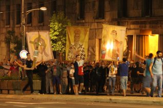 Policija rasterala demonstrante suzavcima i oklopnim vozilima iz centra Beograda (VIDEO, FOTO) 24