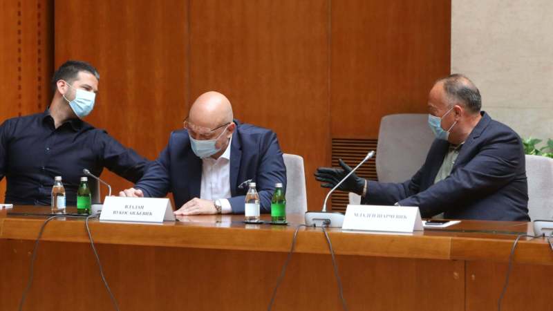 Nove mere: Maske obavezne u celoj Srbiji, zabrana okupljanja više od deset ljudi 1