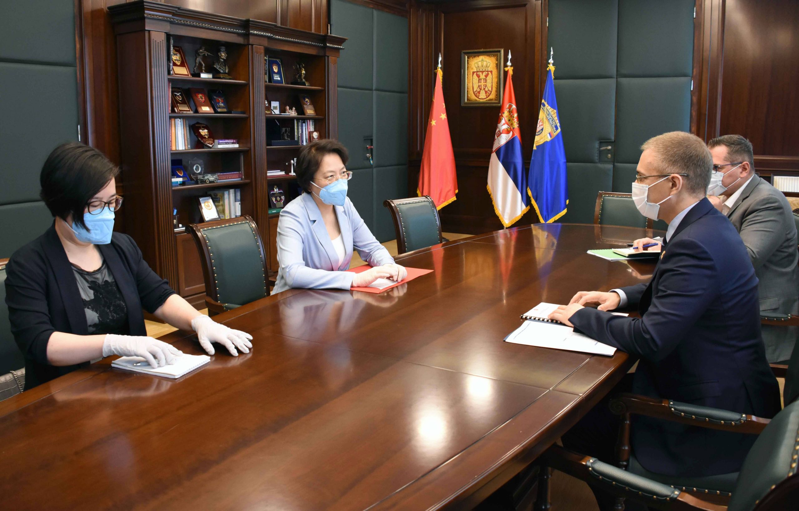 Stefanović se sastao s ambasadorkom Čen Bo 1