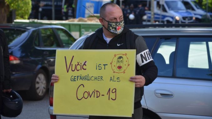 Protest ispred konzulata Srbije u Hamburgu (FOTO, VIDEO) 4