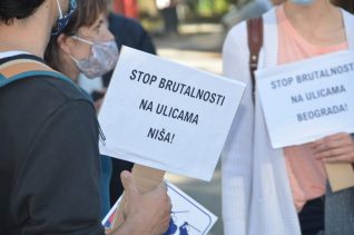 Protest ispred konzulata Srbije u Hamburgu (FOTO, VIDEO) 6