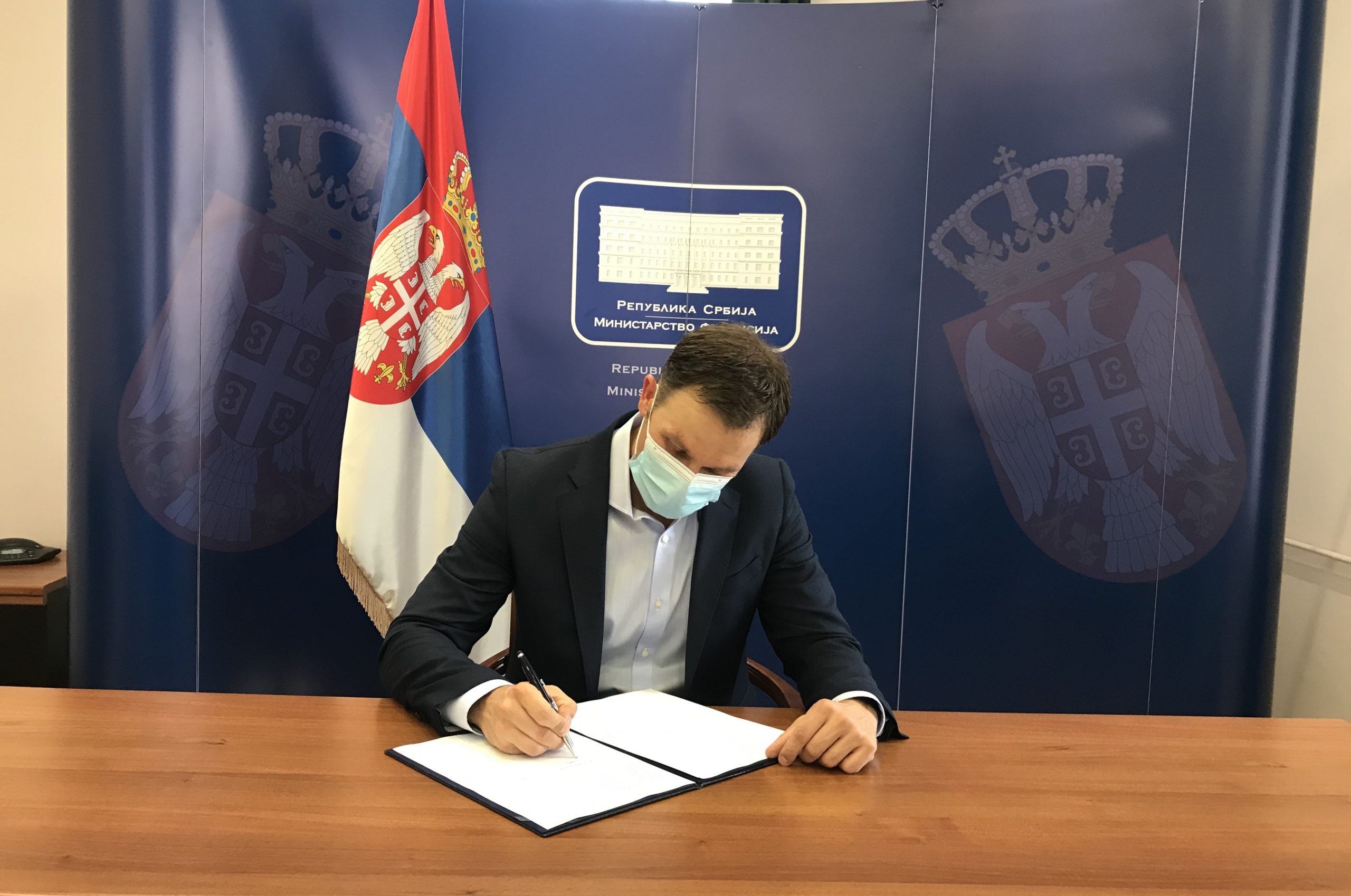 Potpisani ugovori za zajmove za klimatske promene i modernizaciju železnice u Srbiji 1