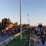 Protest ispred policijske stanice zbog prebijanja dečaka 8