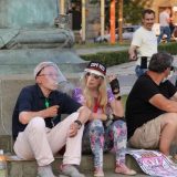 Deveti protest ispred skupštine: Manje od 100 ljudi, najistrajniji desničari 2