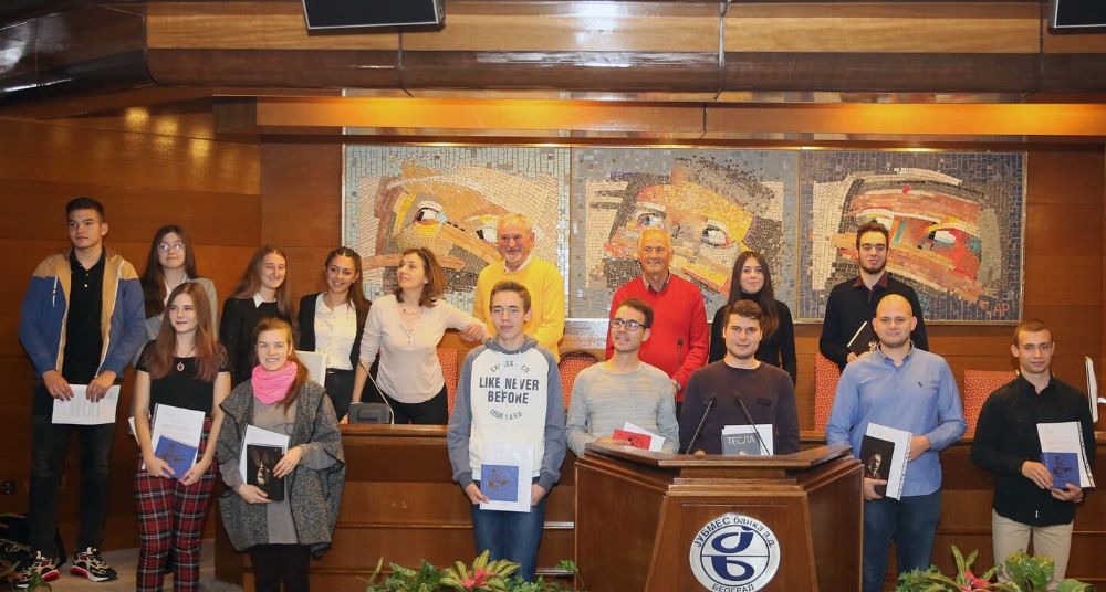 Konkurs za dodelu pet stipendija srednjoškolcima u Srbiji 1